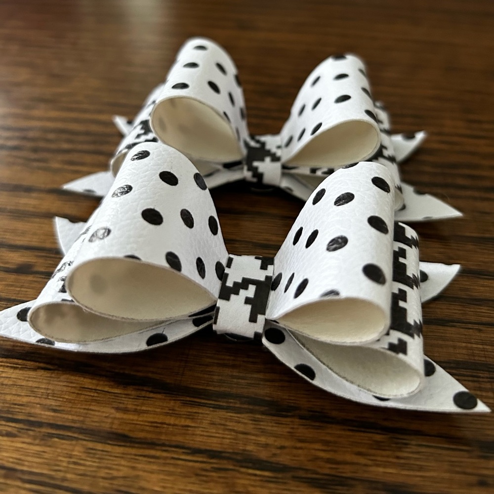 SOLD•Shoe Clips - Picture 2 of 3